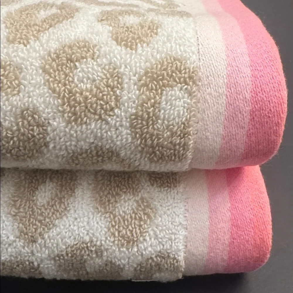 2pc CARO HOME Collection Animal Print Bath Towel Set With Contrasting Border